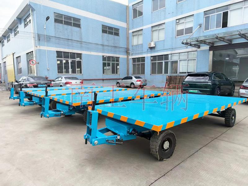 6吨英亚在线平台（中国）官网蓝色 带减震带刹车工具拖车