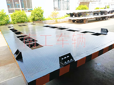 13点5吨箱变拖车底盘 全挂式英亚在线平台（中国）官网3I.jpg