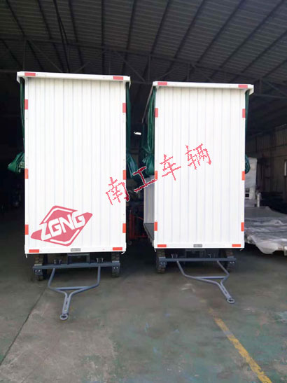 白色雨篷英亚在线平台（中国）官网3I.jpg