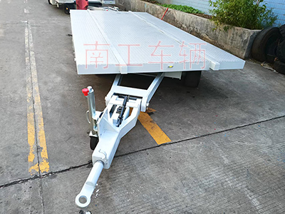 大型船体运输英亚在线平台（中国）官网3I.jpg