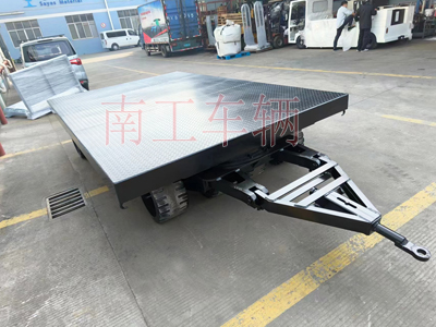 30吨重型英亚在线平台（中国）官网 环保实心轮胎4I.jpg