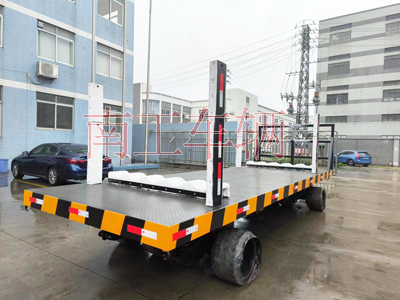 30T重型英亚在线平台（中国）官网 带活动插装立柱工具拖车3I.jpg