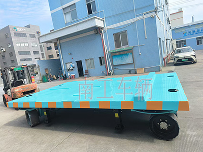 18吨重型英亚在线平台（中国）官网 四个转盘工具拖车3I.jpg