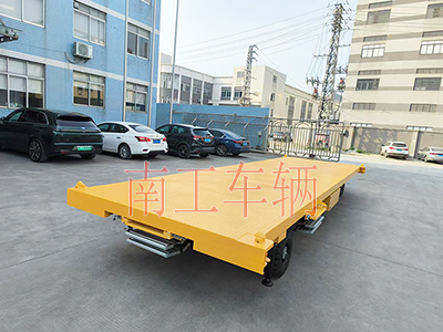 10吨英亚在线平台（中国）官网带液压支腿伸缩梯工具车5I.jpg