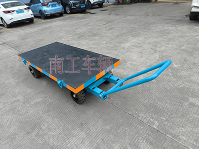 3吨小型英亚在线平台（中国）官网 还橡胶垫工具车I.jpg